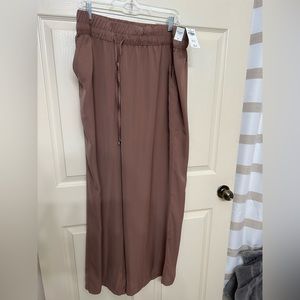 Abercrombie & Fitch wide leg silky pants NWT